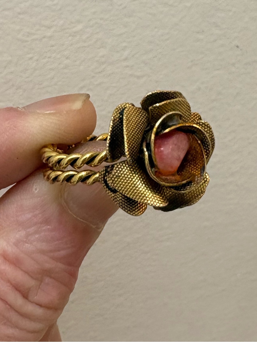 Vintage Gold Tone Mesh Rose Pink Stone Adjustable Statement Ring